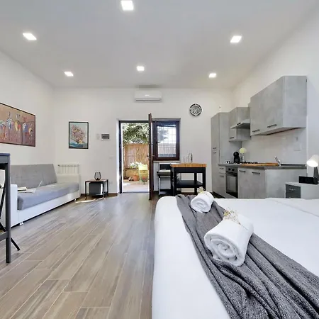 Apartament A Casa Di Stefano By Domusdimore *