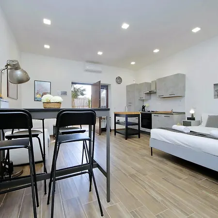 A Casa Di Stefano By Domusdimore *