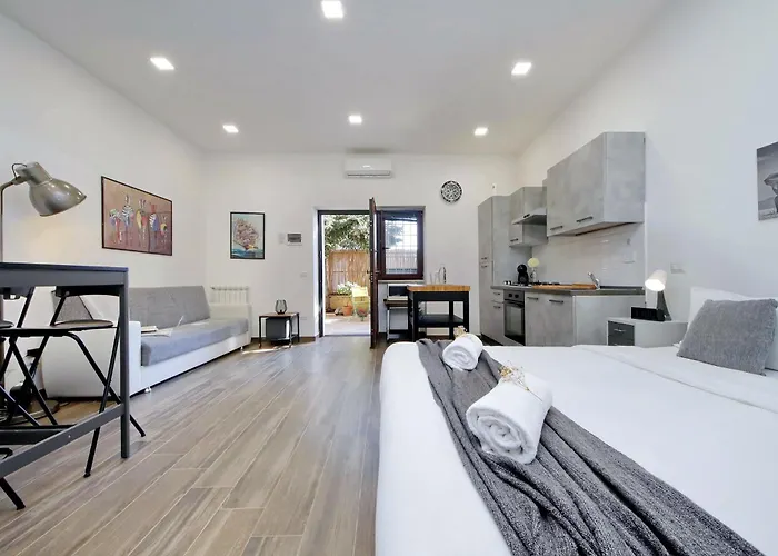 Apartment A Casa Di Stefano By Domusdimore *